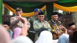 Sekretaris Daerah Kota Pontianak, Amirullah melepas rombongan pawai taaruf
