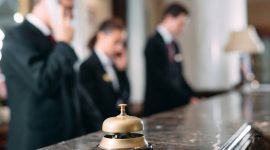 Cara Memesan Hotel Dengan Bahasa Inggris: Contoh Percakapan dan Terjemahan