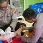 Home Visit Dokes Polresta Pontianak Kepada Warga Pasca Operasi di Pontianak Utara