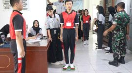 103 pelajar mengikuti Tes Kesehatan di Aula Kantor Badan Kesatuan Bangsa dan Politik (Kesbangpol) Kota Singkawang, Senin (14/04/2025) - Tes Kesehatan Calon Paskibraka Kota Singkawang. Foto. Bang Yan/Kominfo
