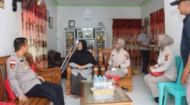 Aksi Humanis Wakapolresta Pontianak Kunjungi Personel Sakit - Foto Polresta Pontianak