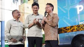 Pelantikan Badan Pengurus Cabang (BPC) Himpunan Pengusaha Muda Indonesia (HIPMI) Kota Pontianak periode 2025-2028 menjadi momen langka dan tak biasa. Pelantikan pengurus yang biasa digelar di hotel atau gedung, kali ini mengambil lokasi di tempat terbuka, tepatnya di Pasar Tengah.
