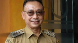 Wali Kota Pontianak, Edi Rusdi Kamtono, mengimbau seluruh sekolah di bawah naungan Pemerintah Kota (Pemkot) Pontianak untuk menyelenggarakan acara perpisahan secara sederhana. Imbauan ini bertujuan menghindari beban finansial berlebih bagi orang tua siswa.