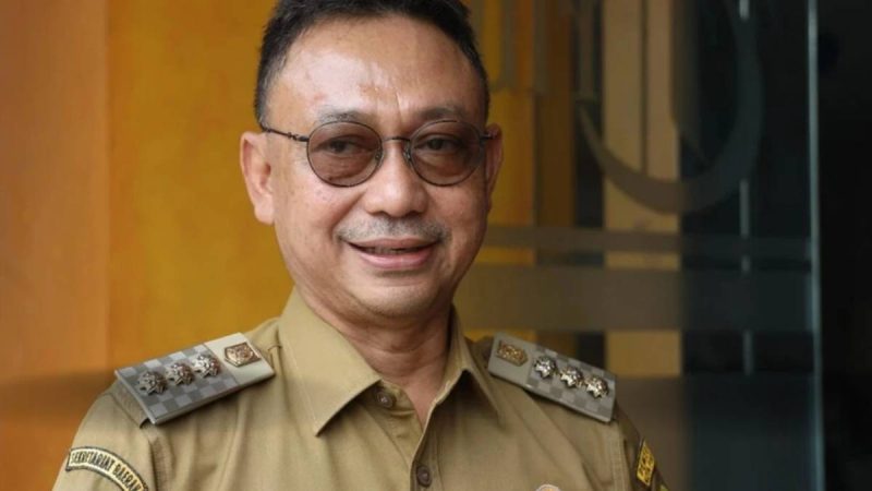 Wali Kota Pontianak, Edi Rusdi Kamtono, mengimbau seluruh sekolah di bawah naungan Pemerintah Kota (Pemkot) Pontianak untuk menyelenggarakan acara perpisahan secara sederhana. Imbauan ini bertujuan menghindari beban finansial berlebih bagi orang tua siswa.