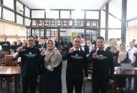 Dinas Komunikasi dan Informatika (Diskominfo) Kota Pontianak menggelar Pelatihan Pengelolaan Pengaduan Pelayanan Publik Melalui Aplikasi SP4N-Lapor! untuk meningkatkan pelayanan publik di lingkungan Pemerintah Kota (Pemkot) Pontianak.