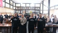 Dinas Komunikasi dan Informatika (Diskominfo) Kota Pontianak menggelar Pelatihan Pengelolaan Pengaduan Pelayanan Publik Melalui Aplikasi SP4N-Lapor! untuk meningkatkan pelayanan publik di lingkungan Pemerintah Kota (Pemkot) Pontianak.