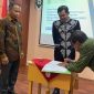 Ketua Dewan Pengawas (Dewas) RSUD dr. Abdul Aziz Singkawang berganti dari Ketua Dewas periode (2020-2024), Yulianus Anus kepada H. Muslimin, Ketua Dewas periode (2025-2029). Serah terima jabatan (Sertijab) Dewas dilaksanakan di Aula RSUD Abdul Aziz, Jumat (2/05/2025). - Foto Humas Pemkot Singkawang