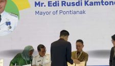 Wali Kota Pontianak Edi Rusdi Kamtono, menghadiri acara bergengsi Climate Resilience and Innovation Forum (CRIF) 2025 yang digelar pada 21 hingga 23 Mei 2025 di Jakarta dan Banyumas. Forum tingkat dunia ini digelar oleh United Cities and Local Governments Asia-Pacific (UCLG ASPAC) bekerja sama dengan Pemerintah Provinsi DKI Jakarta dan didukung oleh Uni Eropa.
