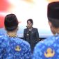 Sebanyak 25 Calon Pegawai Negeri Sipil (CPNS) Formasi Tahun 2024 di lingkungan Pemerintah Kota Singkawang menerima petikan Keputusan Wali Kota Singkawang yang dilaksanakan di Basement Kantor Wali Kota Singkawang, (2/5/2025). - Foto Humas Pemkot Singkawang