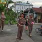 Bagi warga yang tertangkap bermain layangan, akan dikenai denda sebesar Rp500 ribu. Jika tidak membayar denda, Kartu Tanda Penduduk (KTP) milik pelanggar terancam diblokir.
