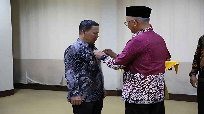 Pemberhentian tersebut dipimpin langsung oleh Sekretaris Daerah Kota Singkawang, Sumastro, dalam acara resmi di Ruang Bumi Betuah, Kantor Wali Kota Singkawang, Jumat, 2 Mei 2025. - Foto IStimewa
