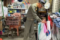 Satpol PP Grebek Penjual Layangan di Pontianak, Ini Hasilnya