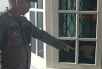 Teror Kaca Pecah di KS. Tubun, Polsek Pontianak Selatan Turun Tangan - foto Humas Polres Pontianak Selatan