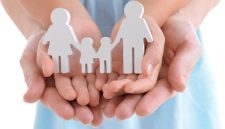 Aturan jam malam anak di Pontianak kini resmi berlaku. Pemerintah Kota Pontianak melalui Peraturan Wali Kota (Perwa) Nomor 22 Tahun 2025 melarang anak-anak berada di luar rumah pada pukul 22.00 WIB hingga 04.00 WIB