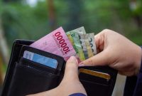 Cara Membedakan Uang Asli dan Palsu: Panduan Ampuh agar Tak Tertipu!