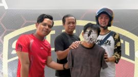 Aksi pencurian dengan modus pemberatan akhirnya berujung nestapa bagi Tn, pria yang diduga spesialis pencurian barang rumah tangga kelas berat. Ia diringkus aparat saat tengah terlelap di kediamannya sendiri, Sabtu siang (8/6).