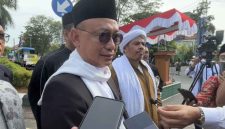  Setelah diterbitkannya Peraturan Wali Kota (Perwa) Nomor 22 Tahun 2025 tentang Pembatasan Jam Malam bagi Anak, Wali Kota Pontianak Edi Rusdi Kamtono berharap dukungan dari semua pihak, terutama para orang tua dalam mengawasi aktivitas anak-anak di malam hari. 