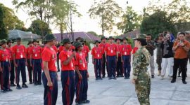 Kegiatan bertajuk Pembentukan Karakter dan Disiplin Pelajar dan Remaja Kota Singkawang Tahun 2025 itu resmi dibuka oleh Wali Kota Singkawang, Tjhai Chui Mie, Senin (23/6/2025), di Lapangan Alianyang, lingkungan Rindam XII/Tanjungpura.
foto : Pemkot Singkawang