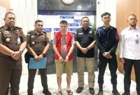 Kejaksaan Negeri Ketapang, didukung oleh Bidang Tindak Pidana Umum dan Intelijen Kejati Kalbar, telah mengeksekusi terdakwa Yu Hao ke Lapas Pontianak - foto Kejati Kalbar