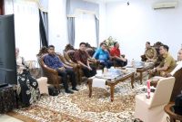  Bertempat di Pendopo Gubernur Kalimantan Barat, Drs. H. Ria Norsan, M.M., M.H. menerima audiensi dari perwakilan Air Asia Divisi Government Relations Indonesia Malaysia, pada Senin (23/6/2025). -Pemprov Kalbar
