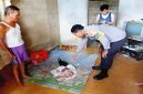 Penemuan bayi perempuan di Dusun Segiring, Desa Pisak, Kecamatan Tujuh Belas, Kabupaten Bengkayang, Kalimantan Barat pada Minggu pagi, 6 Juli 2025, menghebohkan warga.  - foto istimewa 