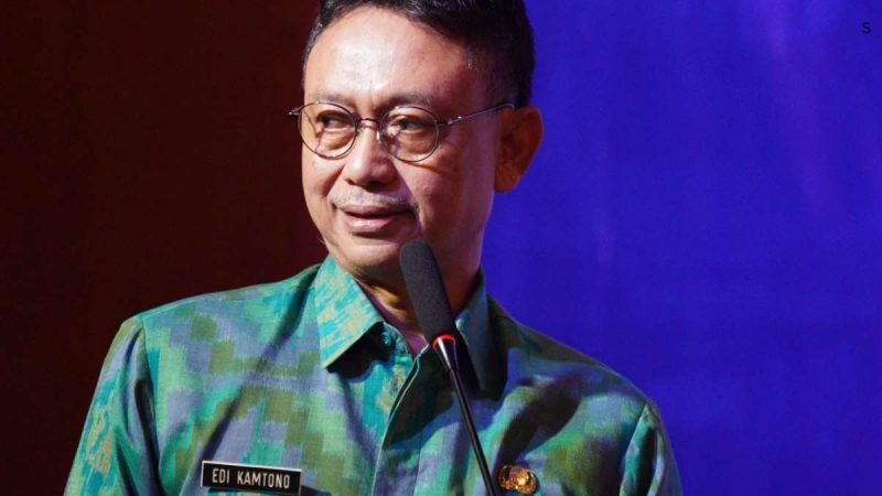 ISPA Meningkat, Pemkot Pontianak Imbau Warga Pakai Masker - foto Wali Kota Pontianak Edi Kamtono