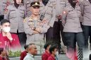 Kapolsek Pontianak Selatan AKP Jatmiko, S.H., M.H., bersama personel Polsek Pontianak Selatan dan dibantu Polresta Pontianak melaksanakan pengamanan aksi unjuk rasa yang dilakukan oleh Ikatan Mahasiswa Muhammadiyah (IMM) Kota Pontianak di depan Kantor DPRD Provinsi Kalimantan Barat, Jalan Ahmad Yani, Kelurahan Bangka Belitung Darat, Kecamatan Pontianak Tenggara. - foto Polsek Selatan