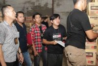 Polisi Umumkan Hasil Olah TKP Oli Palsu di Kubu Raya - foto TBNEWS Polres Kubu Raya