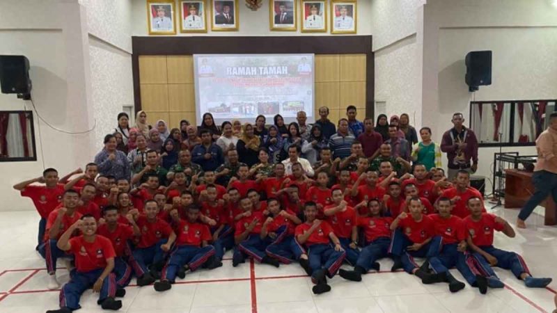 penutupan Latihan Pembentukan Karakter dan Disiplin Pelajar serta Remaja di Lapangan Alianyang Rindam XII/Tanjungpura, Jumat (4/7/2025).