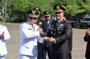 Memperingati Hari Bhayangkara ke-79, Bupati Kubu Raya H. Sujiwo, S.E., M.Si., menyampaikan apresiasi dan penghargaan setinggi-tingginya kepada jajaran Kepolisian Republik Indonesia, khususnya Polres Kubu Raya, atas dedikasi dan kinerja yang terus meningkat dalam melayani dan melindungi masyarakat. - Foto Polres Kubu Raya