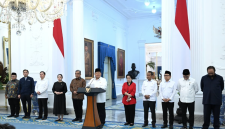 Presiden Prabowo Subianto memberikan keterangannya bersama pimpinan lembaga negara dan ketua umum partai politik di Istana Merdeka, Jakarta, pada Minggu, 31 Agustus 2025. Foto: BPMI Setpres/Kris
