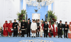 Prabowo Disalami Para Pemimpin Terdahulu Usai Pimpin Upacara