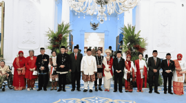 Presiden Prabowo Subianto foto bersama Presiden dan Wakil Presiden terdahulu di ruang kredensial, Istana Merdeka, Jakarta, pada 17 Agustus 2025. Foto: BPMI Setpres/Cahyo
