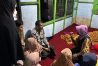 Seorang ibu rumah tangga di Desa Kuala Dua, Kecamatan Sungai Raya, tewas setelah tersambar petir ketika hendak pulang dari sawah pada Rabu sore (17/9/2025). - Foto TBNews Polres Kubu Raya