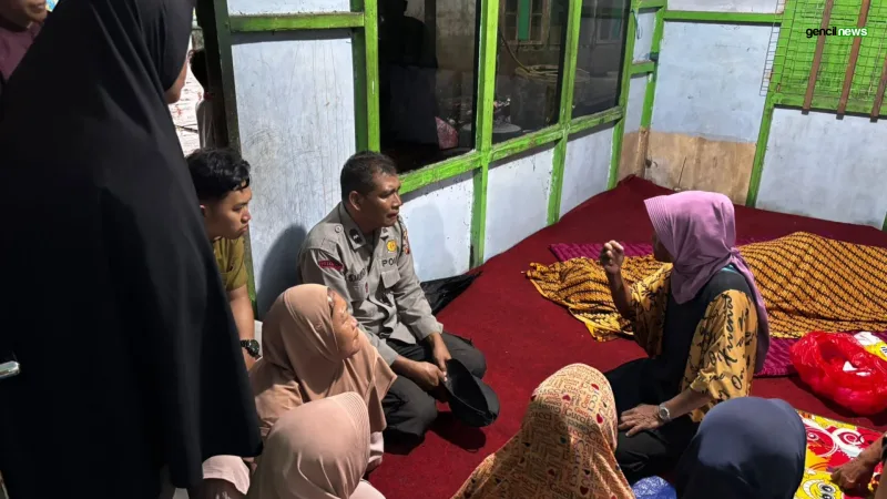Seorang ibu rumah tangga di Desa Kuala Dua, Kecamatan Sungai Raya, tewas setelah tersambar petir ketika hendak pulang dari sawah pada Rabu sore (17/9/2025). - Foto TBNews Polres Kubu Raya