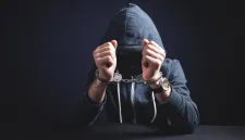 Kronologi Penembakan Charlie Kirk: Tyler Robinson Ditangkap Polisi - foto ilustrasi