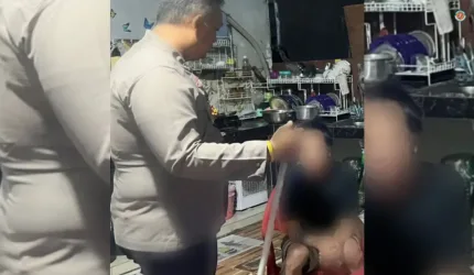 Suami Mabuk Ancam Istri dengan Samurai