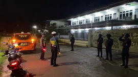 Patroli Skala Besar Polres Singkawang, aksi nyata jaga kota tetap aman, kembali digelar pada Kamis dini hari (18/9/2025). Kegiatan dimulai tepat pukul 00.00 WIB, menyusuri jalan-jalan utama di Kota Singkawang, Kalimantan Barat. - foto Polres Singkawang