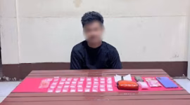 Pengungkapan tersebut dilakukan pada Jumat malam, 5 September 2025 sekitar pukul 20.25 WIB di salah satu rumah warga di Desa Balai Karangan, Kecamatan Sekayam. Operasi dipimpin langsung oleh Kapolsek Sekayam, Iptu Junaifi, S.H., bersama sejumlah personel Polsek Sekayam.
-foto Polres Sanggau