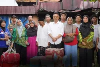 Kunjungan tersebut tidak hanya menjadi bentuk kepedulian, tetapi juga komitmen Pemerintah Kota Pontianak untuk memastikan seluruh korban mendapat penanganan cepat dan tepat. - foto Prokopim Pemkot Pontianak