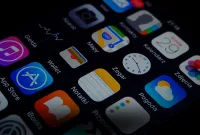 DAFTAR HARGA iPhone 13 hingga 17: Cek Stok Terbaru iBox Oktober 2025