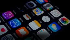 DAFTAR HARGA iPhone 13 hingga 17: Cek Stok Terbaru iBox Oktober 2025