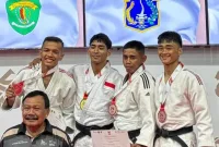 Cabang olahraga judo menjadi penyumbang medali pertama bagi kontingen Kalimantan Barat pada Pekan Olahraga Nasional (PON) XXI bidang bela diri yang digelar di Kudus, Jawa Tengah. Atlet asal Kota Pontianak, Beta Awari, berhasil meraih medali perunggu pada pertandingan yang berlangsung Sabtu (11/10/2025). - foto Prokopim Pontianak