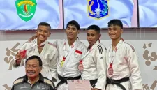 Cabang olahraga judo menjadi penyumbang medali pertama bagi kontingen Kalimantan Barat pada Pekan Olahraga Nasional (PON) XXI bidang bela diri yang digelar di Kudus, Jawa Tengah. Atlet asal Kota Pontianak, Beta Awari, berhasil meraih medali perunggu pada pertandingan yang berlangsung Sabtu (11/10/2025). - foto Prokopim Pontianak