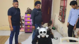 Penangkapan RN dilakukan oleh tim gabungan Polres Kubu Raya dan Polsek Batu Ampar pada Senin malam (6/10/2025) setelah menerima informasi dari masyarakat.