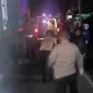 Seorang pengendara sepeda motor, Ponsianus Sani Teluma (45), warga Kota Samarinda, meninggal dunia di tempat setelah tersenggol truk trailer bernomor polisi KB 8728 SQ di kawasan Desa Ampera, Kecamatan Sungai Ambawang, Kabupaten Kubu Raya - foto TB News Polres Kubu Raya
