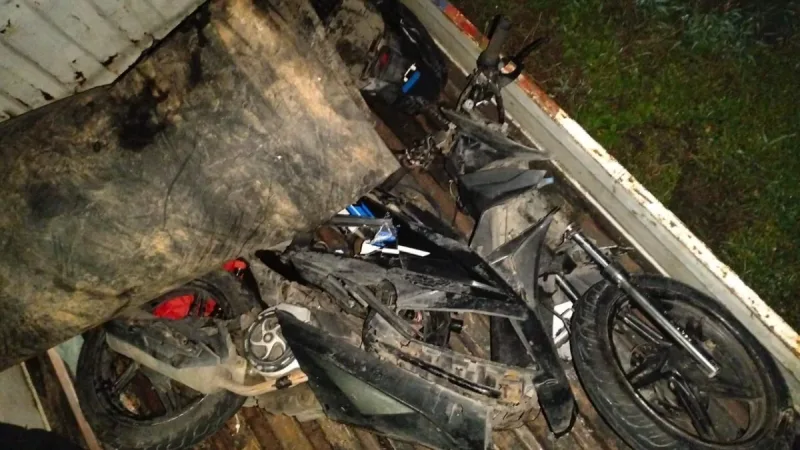 Kecelakaan tragis terjadi di simpang empat lampu merah Jalan Mayor Alianyang atau yang dikenal dengan Simpang Brimob, Kecamatan Sungai Raya, Kabupaten Kubu Raya, pada Sabtu (25/10/2025) malam. - foto TBNews Kubu Raya