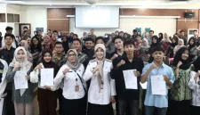Mahasiswa luar daerah yang menempuh pendidikan di Universitas Tanjungpura (Untan) kini tak perlu repot datang ke kantor Dinas Kependudukan dan Pencatatan Sipil (Disdukcapil) Kota Pontianak - Foto Pemkot Pontianak