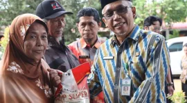 Sekretaris Daerah (Sekda) Kota Pontianak Amirullah, menyampaikan kegiatan ini merupakan hasil kolaborasi antara Pemkot Pontianak dengan DPRD Kota Pontianak, PT Bulog, dunia usaha, pelaku UMKM, dan kelompok tani. - foto Pemkot Pontianak