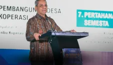 Pemerintah berkomitmen untuk memperkuat sektor keuangan dengan fokus pada tiga prioritas utama yang diharapkan dapat mendukung pertumbuhan ekonomi dan kesejahteraan masyarakat. Wakil Menteri Keuangan (Wamenkeu) Suahasil Nazara menyampaikan hal tersebut dalam acara Talkshow Ekonomi Nasional Infobank bertema